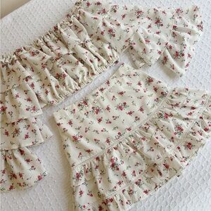 white rosy ruffles set 🌹